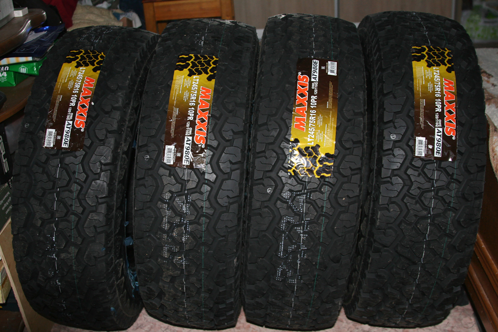 Maxxis AT 980.jpg