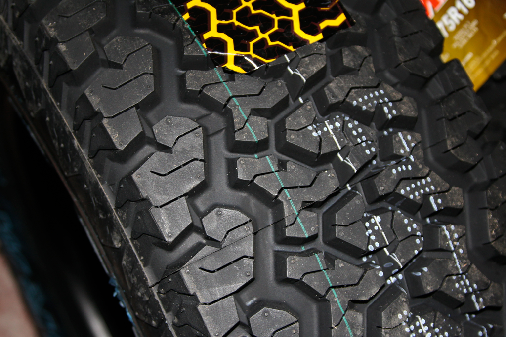 Maxxis AT 980-2.jpg